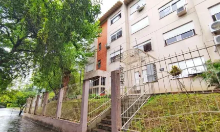 Apartamento à Venda com 2 Dormitórios Jardim Planalto, Porto Alegre R$ 270.000