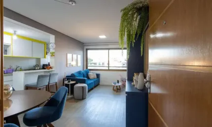 Apartamento de 62m²,  2 dormitórios com suíte, churrasqueira, vaga coberta, infr