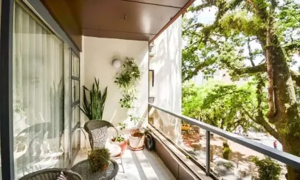 Apartamento com 3 dormitórios no bairro Menino Deus, Porto Aelgre