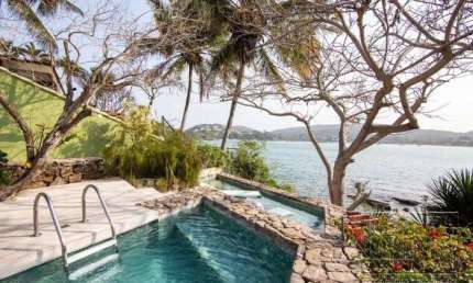 Casa à Venda Em Armação de Búzios Praia da Ferradura  Rio de Janeiro