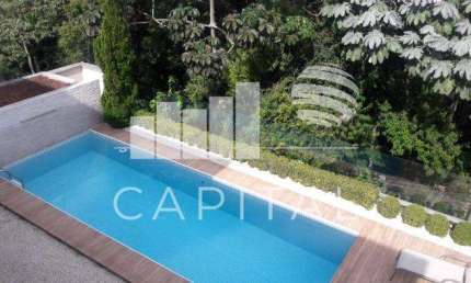 Casa à Venda Em Condomínio de Alto Padrão - Semi Mobiliada - Em Alphaville - Santana de Parnaíba - Sp