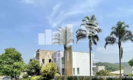 Casa de Alto Padrão a Venda  No Condomínio Golf Village - Granja Viana