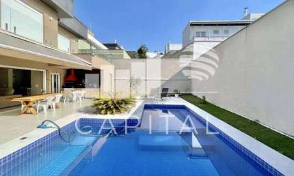 Casa à Venda  Em Condomínio Na Granja Viana - Com 4 Suítes - 5 Vagas Na Granja Viana - 319 M²