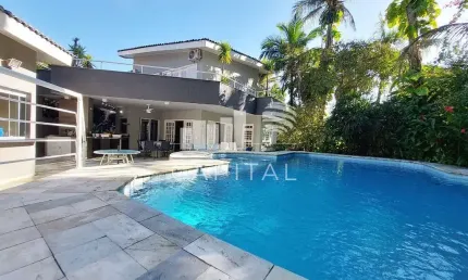 Casa de Alto Padrão a Venda Na Riviera de São Lourenço.