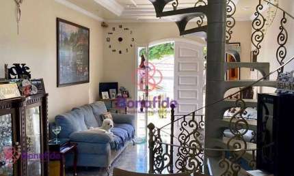 Casa com 3 dormitórios à venda, 203 m² por R$ 850.000,00 - Jardim São Vicente - Jundiaí/SP