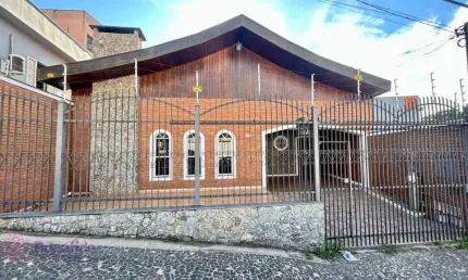 Casa com 3 dormitórios para alugar, 200 m² por R$ 3.942,97 - Centro - Campo Limpo Paulista/SP