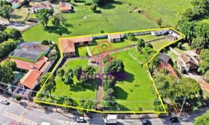 Terreno comercial à venda na Avenida Humberto Cereser, Caxambu, Jundiaí