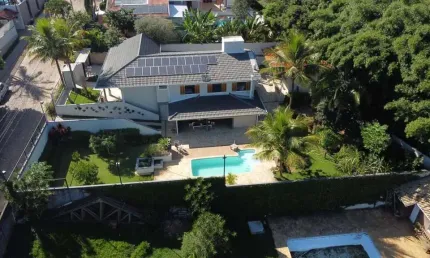 Casa com 3 dormitórios à venda, 430 m² por R$ 2.195.000,00 - Caxambu - Jundiaí/SP