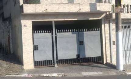 Sobrado ao lado Bradesco Matriz - 2 dormitórios com edícula