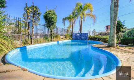 Casa Semimobiliada com 02 suítes, sacadas e piscina!!