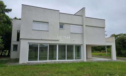 Casa em condomínio fechado com vista para a Lagoa de Itapeva!