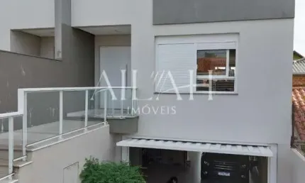Casa com 3 dormitórios no bairro Nossa Sra da Saúde