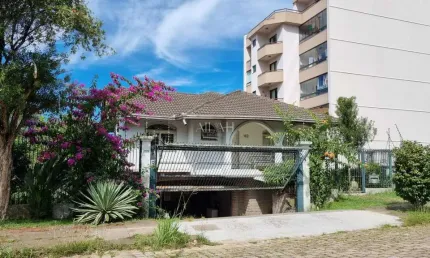 Excelente casa semimobiliada no bairro Colina Sorriso.
