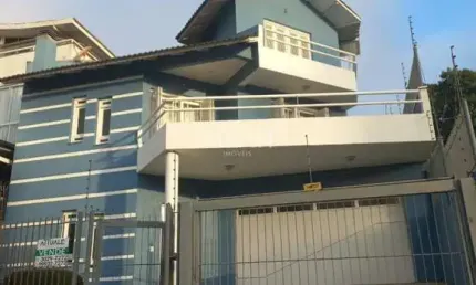 Excelente Casa semimobiliada com 340 metros quadrados no Bairro Sagrada Família Caxias do Sul
