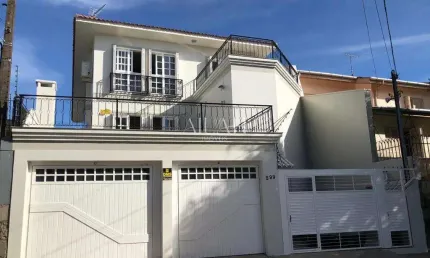 Casa Semimobiliada com Lareira e Churrasqueira em Caxias do Sul - Venda