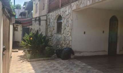 Casa com 4 quartos à venda na Rua Valdi Aleixo Cassiano, Inconfidentes, Contagem por R$ 790.000