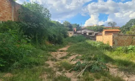 Terreno à venda na Santo Ivo, Centro, Contagem por R$ 740.000
