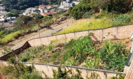 Terreno à venda na Rua Quarenta e Nove, Tropical, Contagem por R$ 250.000