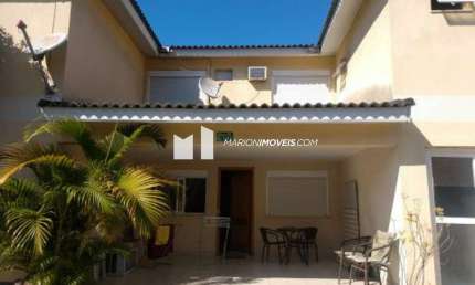 Casa em condomínio à venda em Vargem Pequena, com 3 quartos (1 suíte), sala , cozinha, área de serviço, banheiro social e de serviço, varanda, play