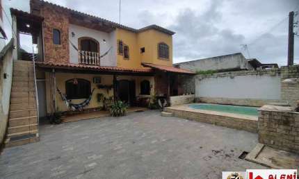 02 Casas com piscina em vila residencial em Santa Cruz - RJ