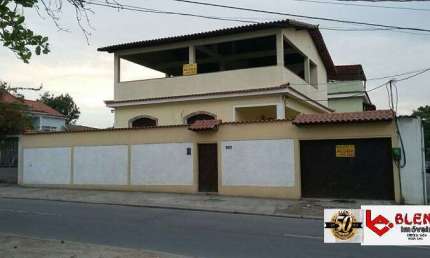 Casa 2 Quartos com Piscina e Terraço em área nobre de Santa Cruz - RJ