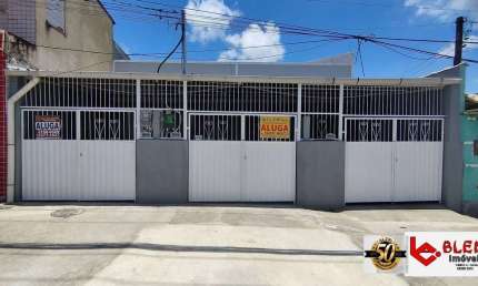 Casa com 2 quartos para alugar na Rua General Olímpio, 252, Santa Cruz, Rio de Janeiro