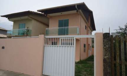 CASA DUPLEX COM SALA 2 SUÍTES NO BAIRRO ENSEADA DAS GAIVOTAS EM RIO DAS OSTRAS RJ