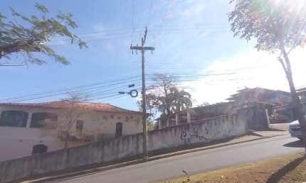 Casa a venda no centro de Rio das ostras com um terreno de 2.420 metros
