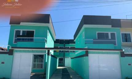 DUPLEX COM 2 SUÍTES EM RUA ASFALTADA, NA EXTENSÃO SERRAMAR, RIO DAS OSTRAS, RJ