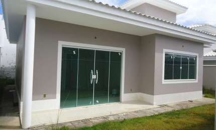CASA LINEAR COM 3 QUARTOS SENDO 1 SUÍTE NO BAIRRO RESIDENCIAL RIO DAS OSTRAS.