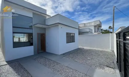 Casa linear com 3 quartos e área gourmet na enseada das gaivotas, rio das ostras,. rj