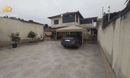 CASA DUPLEX COM 3 QUARTOS SENDO 1 SUÍTE A VENDA NO BAIRRO OURO VERDE EM RIO DAS OSTRAS RJ