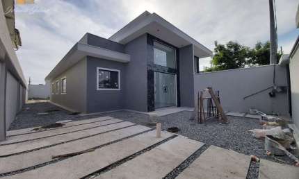 CASA LINEAR COM 3 QUARTOS SENDO 1 SUÍTE A VENDA NO BAIRRO ENSEADA DAS GAIVOTAS EM RIO DAS OSTRAS RJ