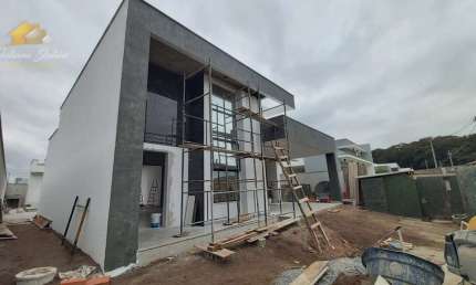 CASA LINEAR EM ALTO PADRÃO COM 3 SUÍTES, ÁREA GOURMET E PISCINA NO VIVERDE 2 EM RIO DAS OSTRAS RJ