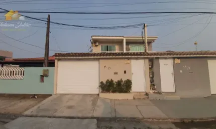 CASA DUPLEX COM 3 QUARTOS SENDO 2 SUÍTES A VENDA NO BAIRRO COSTAZUL EM RIO DAS OSTRAS RJ