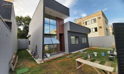CASA LINEAR COM 3 QUARTOS SENDO 1 SUÍTE A VENDA NO BAIRRO ENSEADA DAS GAIVOTAS EM RIO DAS OSTRAS RJ