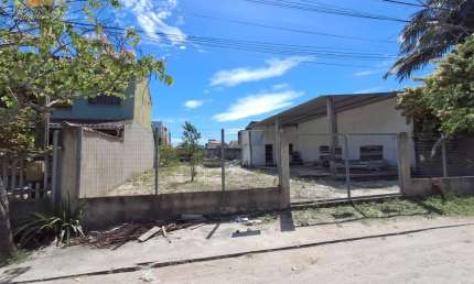 TERRENO MEDINDO 450 M² NO BAIRRO VILLAGE EM RIO DAS OSTRAS RJ