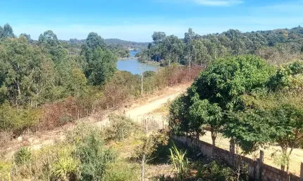 Casa tríplex 4 quartos próximo ao condomínio nossa fazenda, 	esmeralda mg.