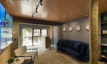 Prédio Comercial Exclusivo: Sua Empresa no Coração de Petrópolis, Sofisticação e Versatilidade em 179m²