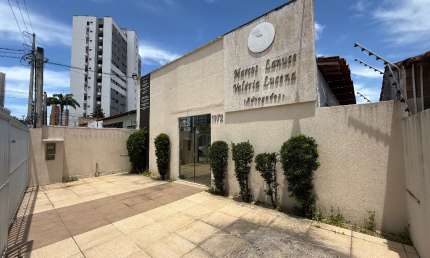 Vendemos Predio Comercial/ Escritorio de Advocacia - 8 salas -  em Candelária - Natal - RN