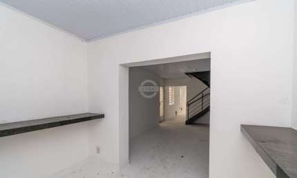 Casa comercial com 5 salas para alugar na Avenida Protásio Alves, 2826, Petrópolis, Porto Alegre por R$ 4.500