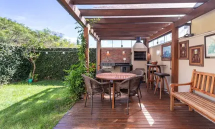 Casa em condomínio fechado com 3 quartos à venda na Avenida Engenheiro Ludolfo Boehl, 1179, Teresópolis, Porto Alegre por R$ 1.179.900