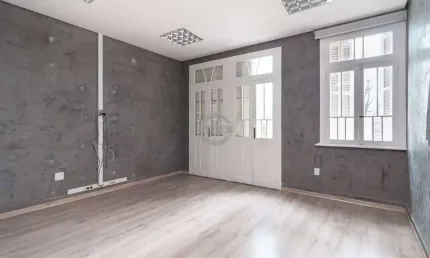 Casa comercial para alugar na Rua Vinte e Quatro de Outubro, 1435, Auxiliadora, Porto Alegre por R$ 7.000