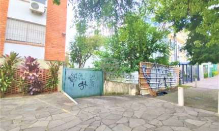 Terreno à venda na Avenida Coronel Lucas de Oliveira, 2321, Petrópolis, Porto Alegre por R$ 699.000