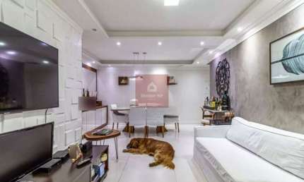 Apartamento com 100m², reformado, 3 dormitórios sendo 1 suíte, 2 vagas.