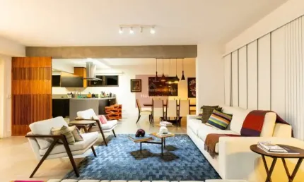 Excelente apartamento com 200m², reformado, 3 dormitórios, sendo 3 suítes, 4 vagas.