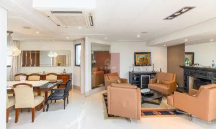 Apartamento de 202m2 em ótima localização de moema pássaros.