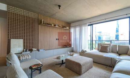 Charmoso Apartamento com 2 suítes, 2 vagas e 157m² - Vila Olímpia