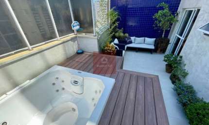 Cobertura Penthouse em Moema Índios, 88,95m², fora de rota, reformada, 2 dormitórios, sendo 1 suíte.