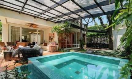 LINDA CASA EM CONDOMÍNIO FECHADO EM FRENTE AO PARQUE DO IBIRAPUERA 590M AREA UTIL